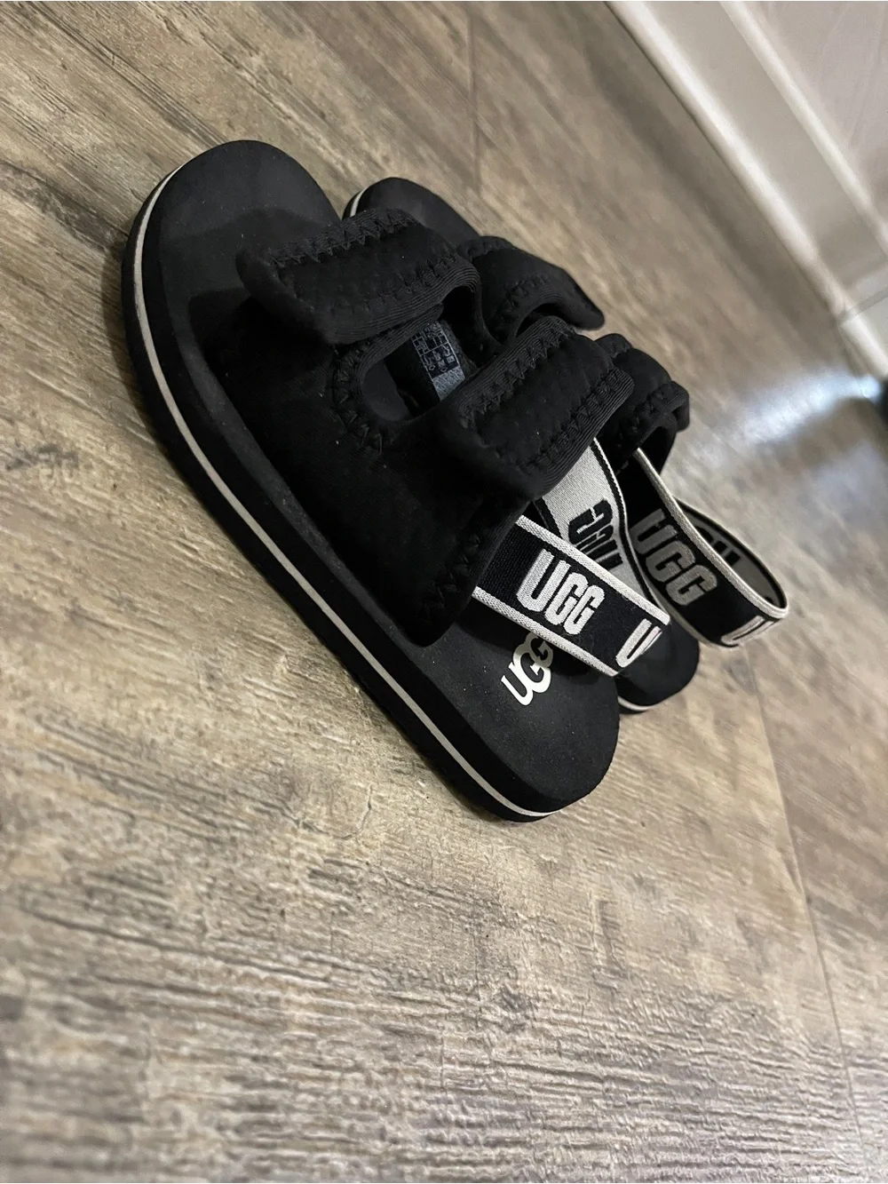 UGG Kids Black Logo Strap Slide Sandals with Velcro Upper